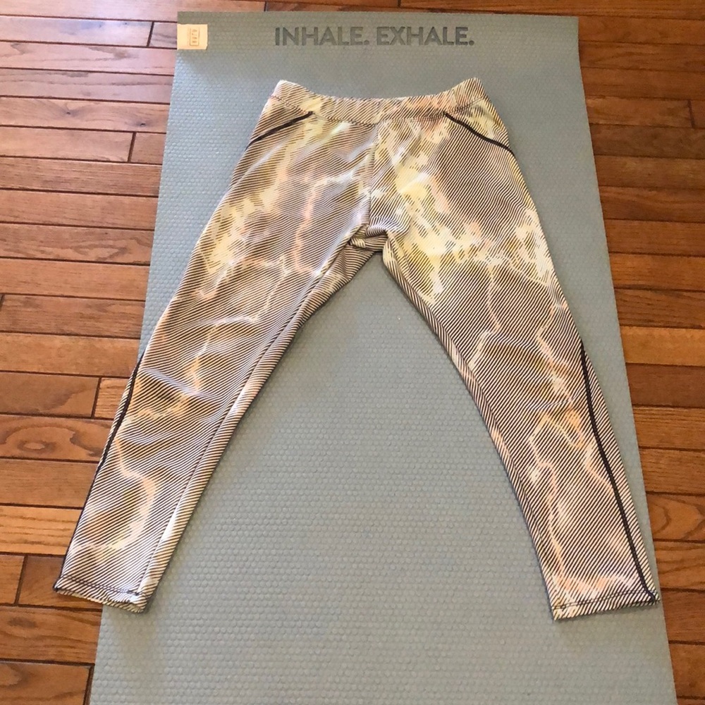 Onzie yoga pants